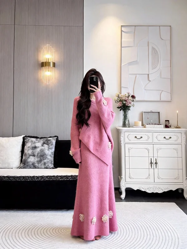 

Sweet Lazy Style Knitted Top And Skirt Set with 3D Flowers Spring Anti-Aging Elegant Two-Piece Women's Fashion Ensemble