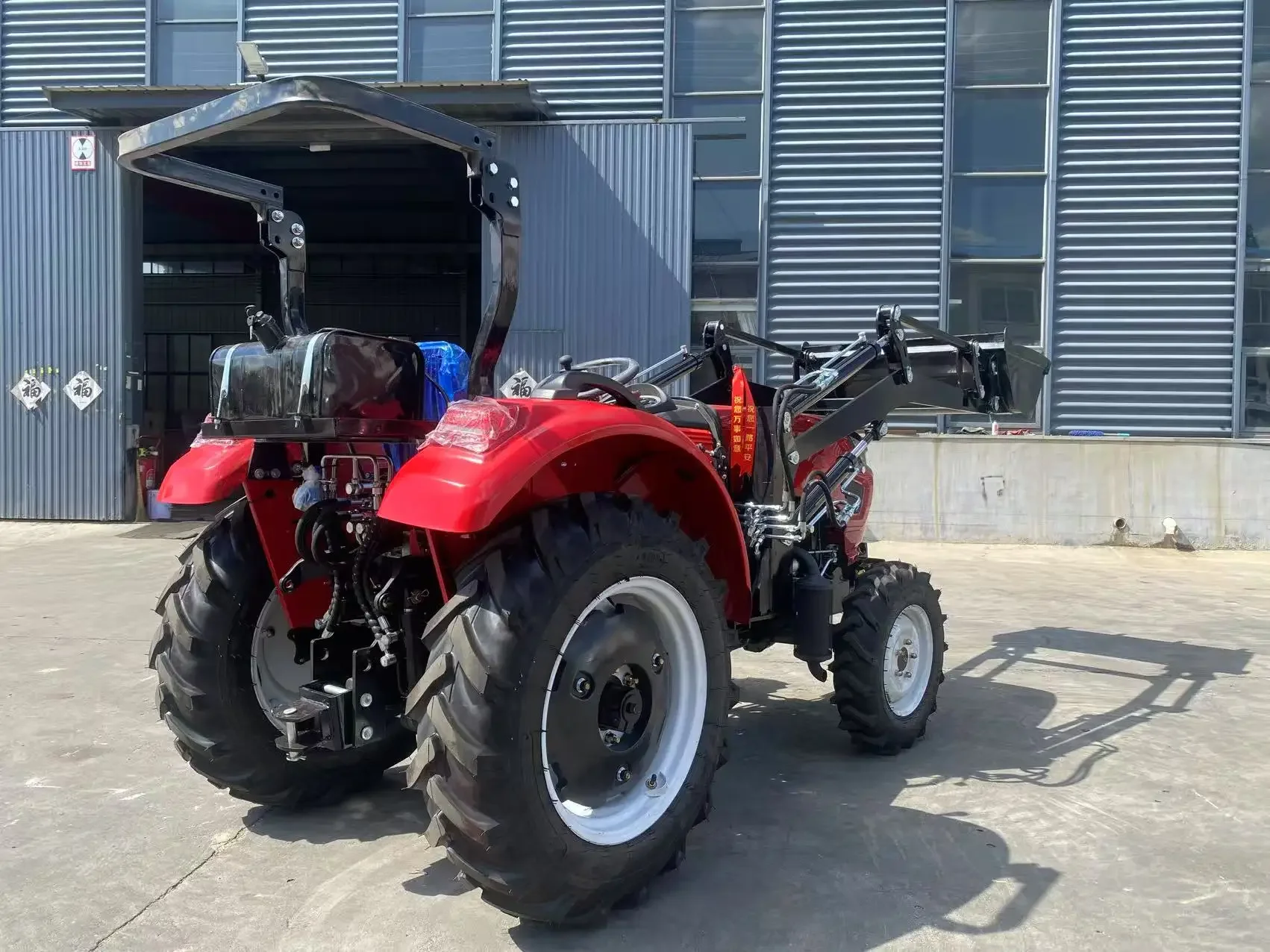 Small Tractor - Suitable for Family Farms, Easy Operatio