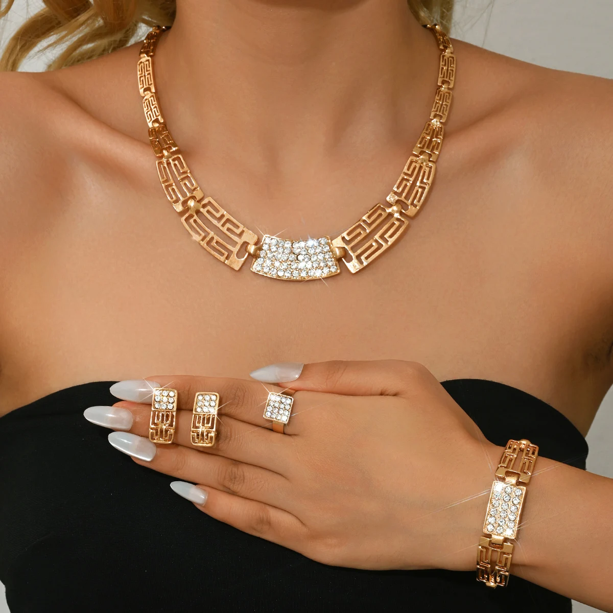Griechisches Schlüssel-Set mit Diamant-Halskette, Armband, Ring, Ohrring, Komplettes Accessoire-Set, Bankett, Ball, Partykleid, Accessoires – Detail 1