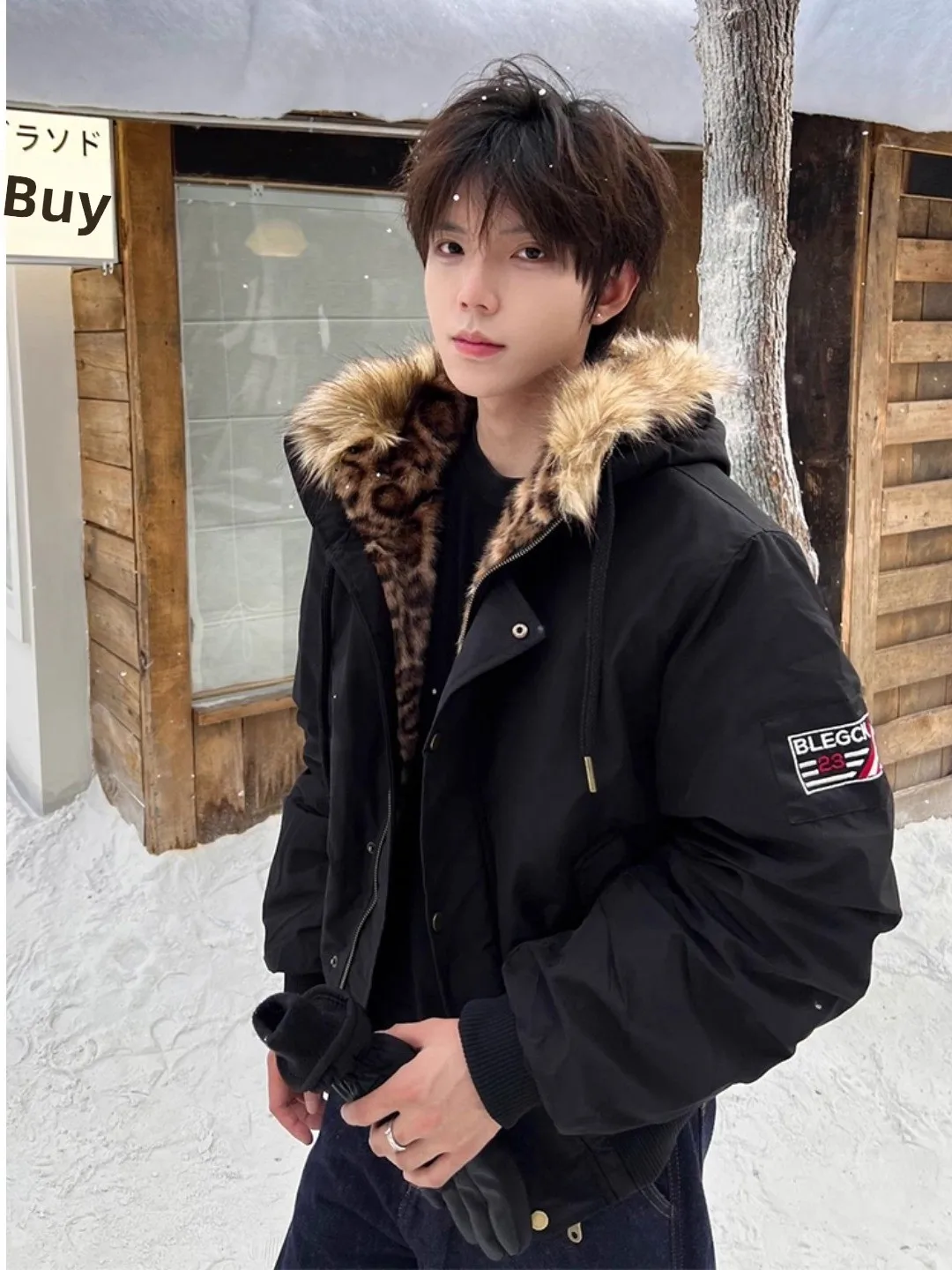 

Утепленная зимняя хлопковая куртка для мужчин с капюшоном, меховым воротником с леопардовым принтом, в американском стиле, пилотская парка, теплая повседневная одежда