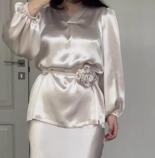 Moda outono cor sólida feminina 2 peças com decote em v 3d flor decalque amarrado cintura chiffon camisa e cintura alta conjunto de saia rabo de peixe