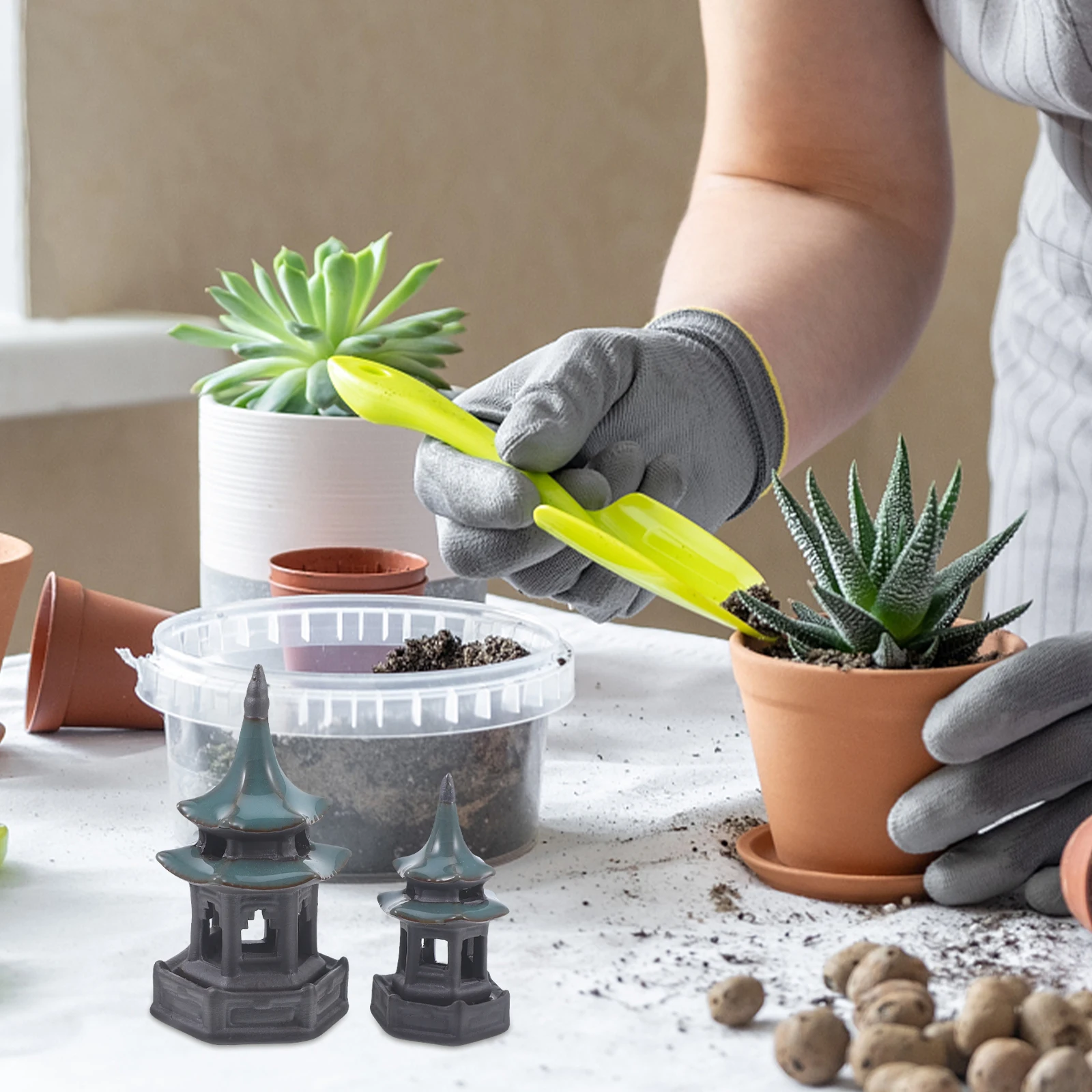 

2Pcs Aquarium Pavilion Landscaping Ornament Garden Mini Pavilion Bonsai Fish Tank Decoration Garden Decor Home Desktop Ornaments