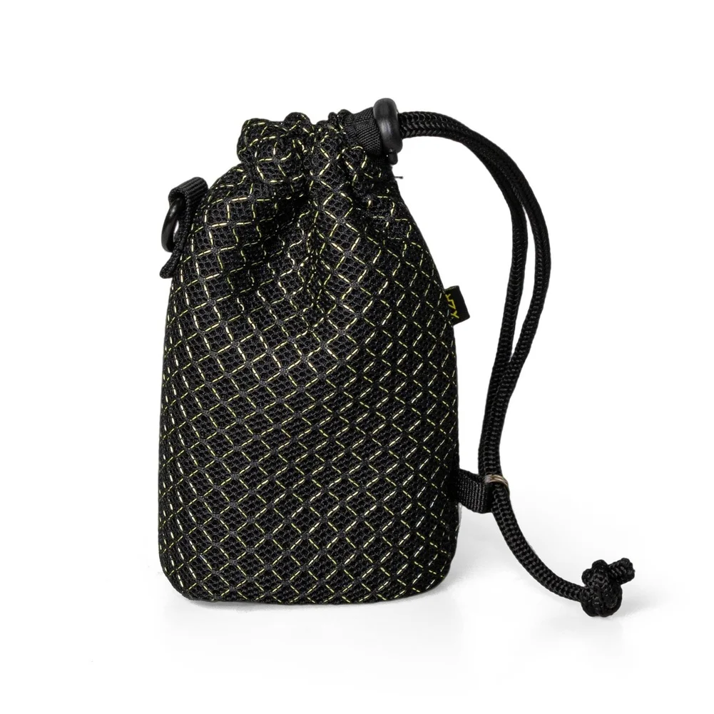 Mesh-Based Speaker Bag for JBL Go 5 Delivering Simultaneous Audio Accessibility and Physical Shielding During Movement