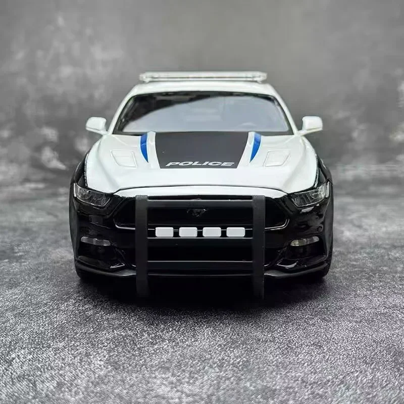 

2015 Mustang GT Alloy Police Sports Car 1:18 Model Diecasts Metal Racing Car Vehicles Model Simulation Kids Toy Gift