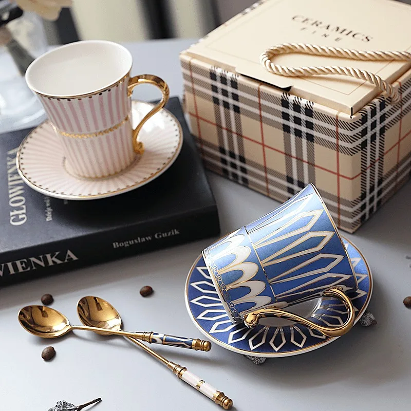 

English coffee cup saucer spoon ins wind European small luxury ceramic afternoon tea cup tea set gift box