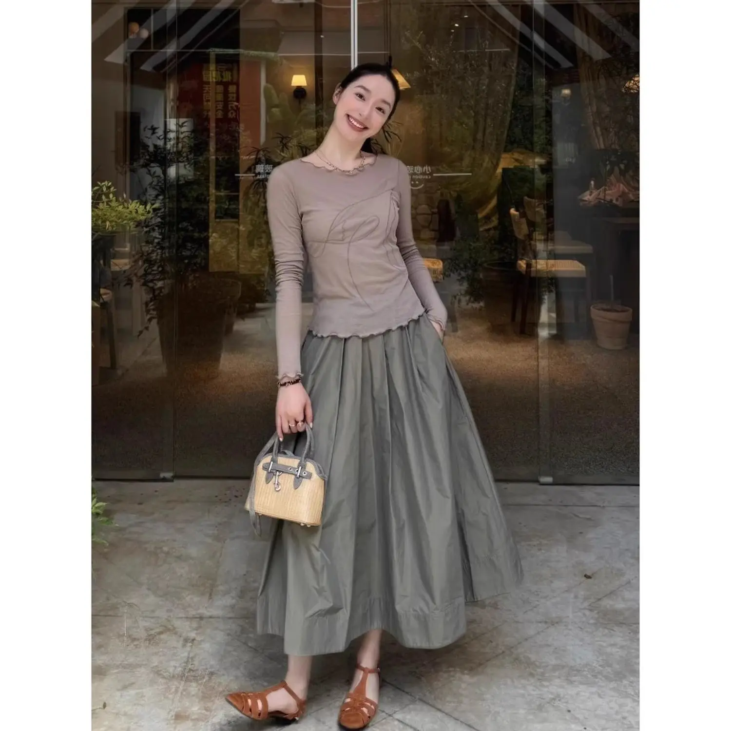 Unique Temperament Age Reduction Set For Women In Spring And Autumn, Simple Design T-Shirt With Half Skirt, Two-Piece Set