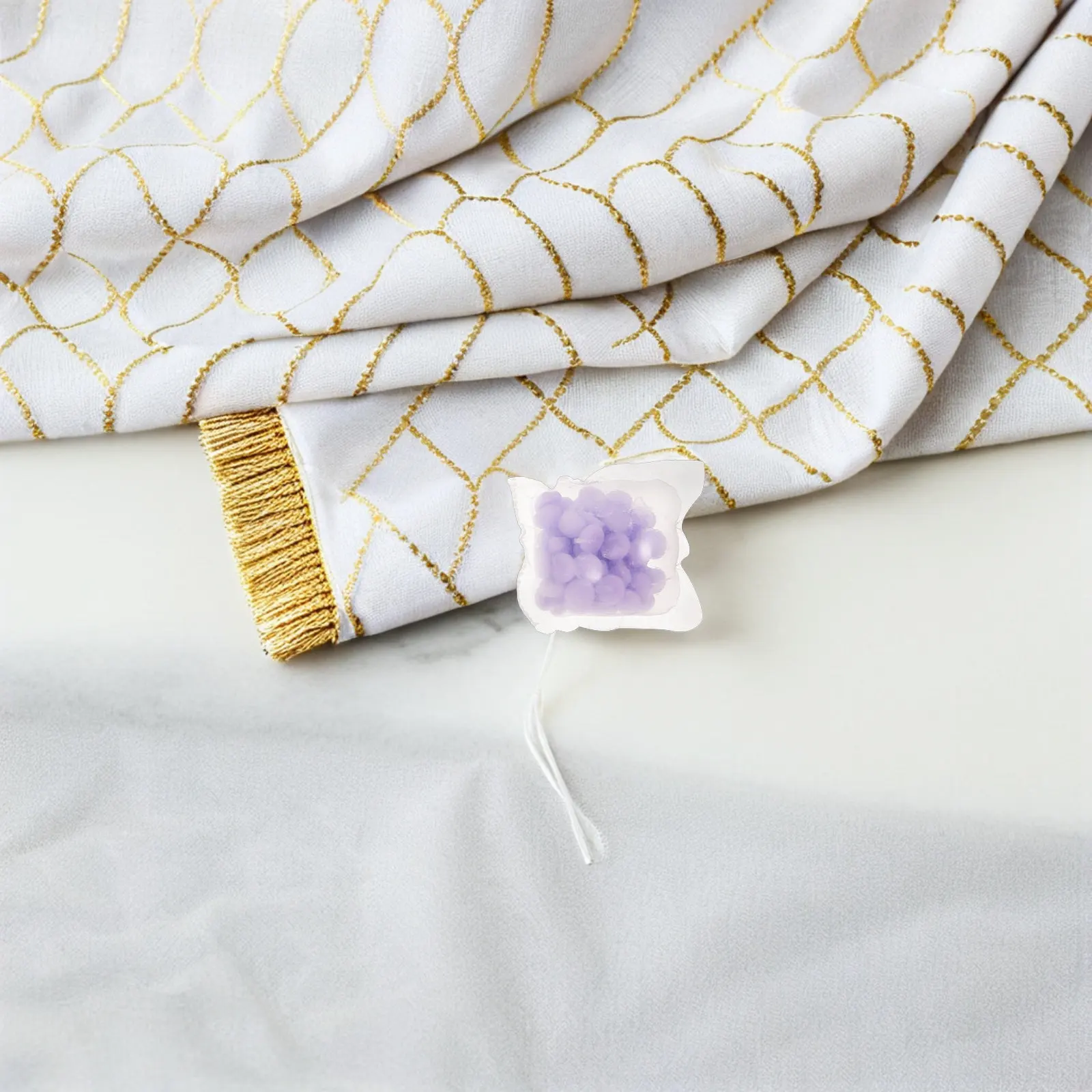 100 Bags Laundry Scent Beads Fabric Softener Aroma Beads Multicolor Quick Dissolving Residue Free for Washing Machine Hand