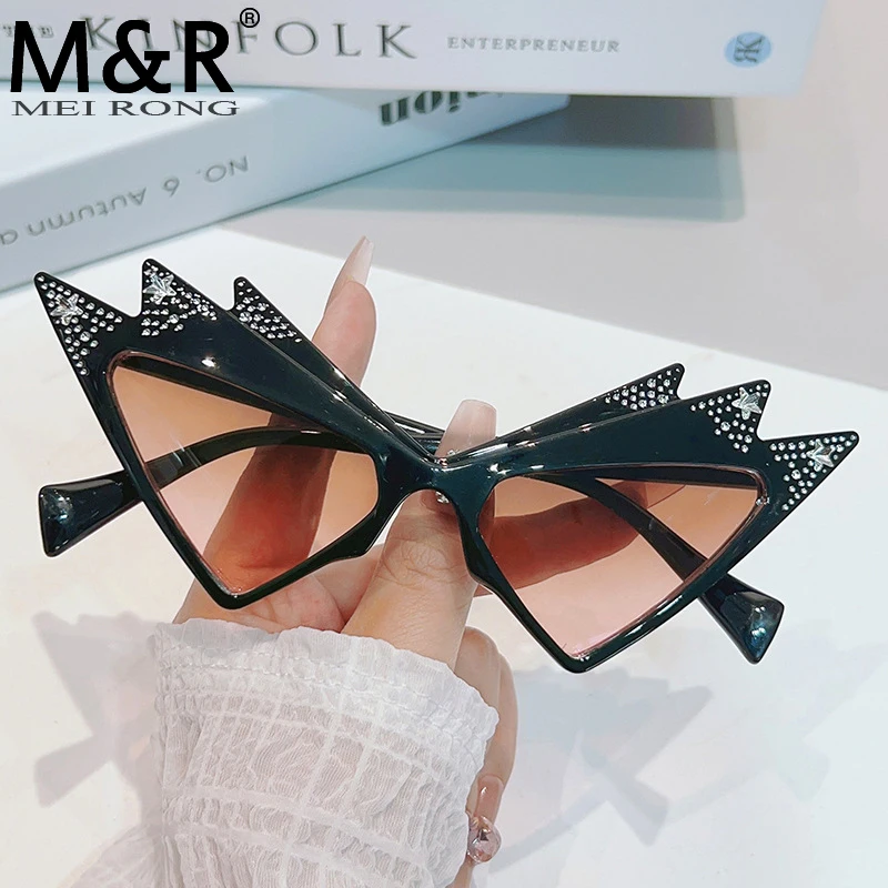 

Trendy New Women's Cat Eyes Sunglasses Gradient Butterfly Diamond Eyes Frame Party Decorative Glasses UV400 Gafas De Sol