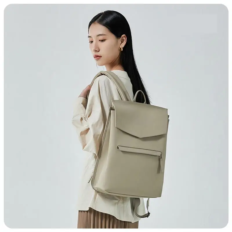 حقيبة ظهر عصرية جديدة يابانية وكورية بسيطة غير رسمية متعددة الاستخدامات للعمل والتنقل بتصميم فاخر خفيف حقيبة سيدات الأعمال العصرية