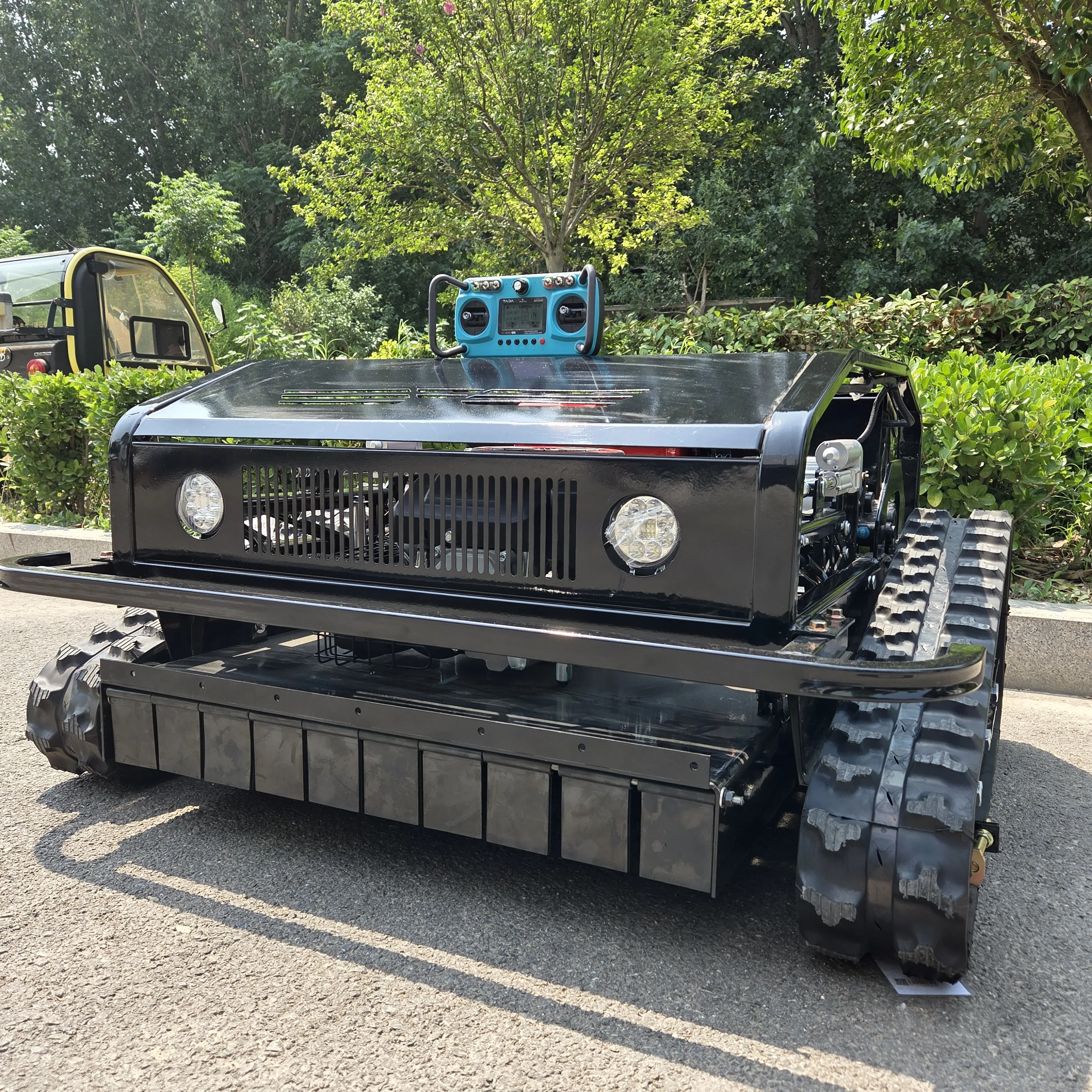 Новейшая газонокосилка с дистанционным управлением, коммерческая эффективность, эффективное удаление сорняков.