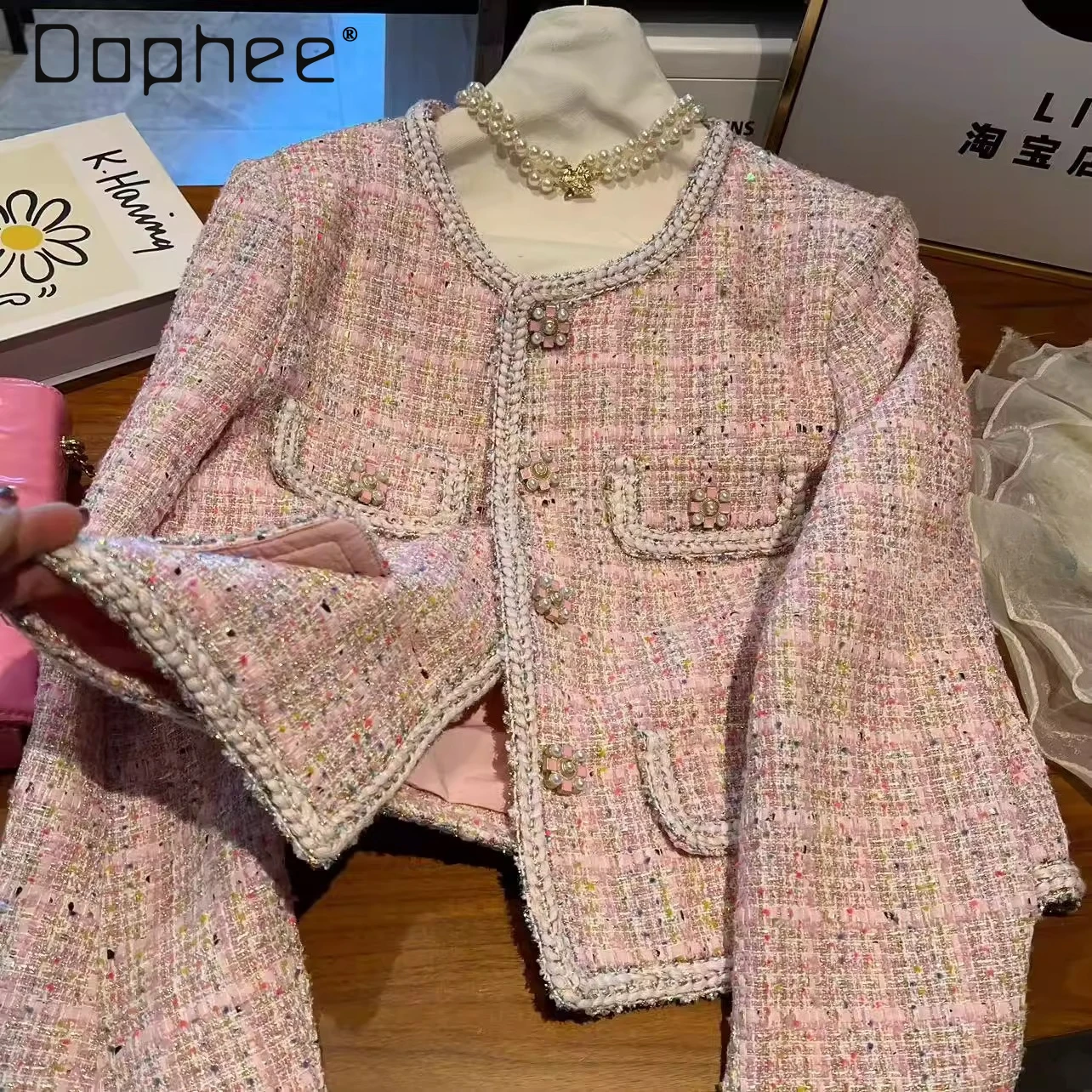 

High End Sweet Pink Pearl Flower Button Tweed Woven Coat French Style Elegant Socialite Wool Coat Women Round Neck Short Jackets