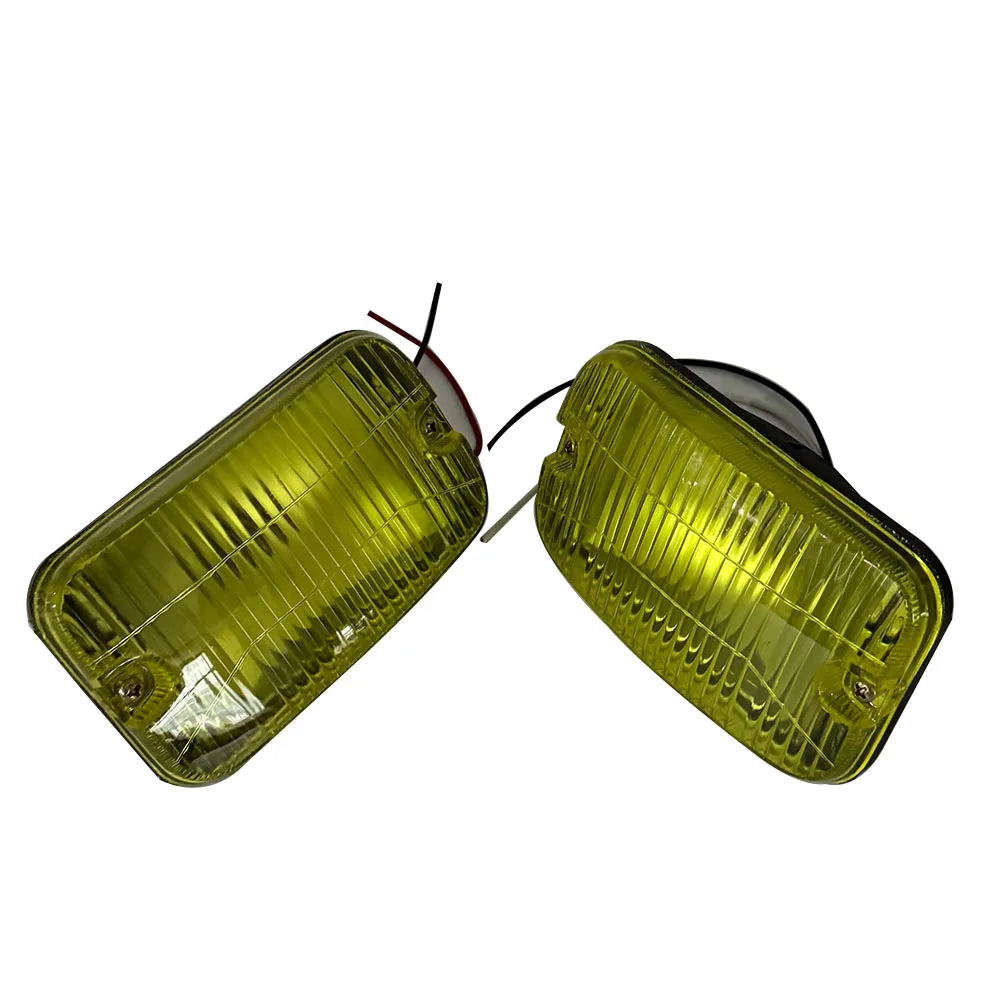 A pair Of Yellow Front Fog Lights For Toyoya Hiace KDH205 HINO 2000 to 2005