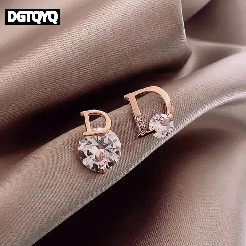 Letter D Earrings for Women Shiny Zircon Stud Earrings Light Luxury Design Leaf Flower Ear Pins Party Wedding Decoration Crafts