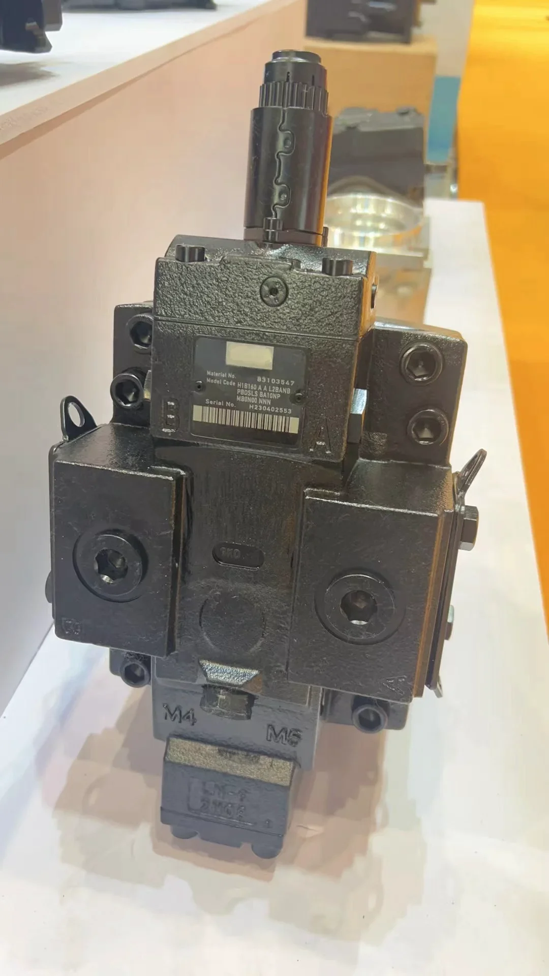 مضخة المكبس الهيدروليكي JR R S65C LS 25 25 NN N 3 S1N9 A2N NNN JJJ NNN/JR R S45B LS 19 25 NN N 3 C2N9 A8N NNN JJ BNR