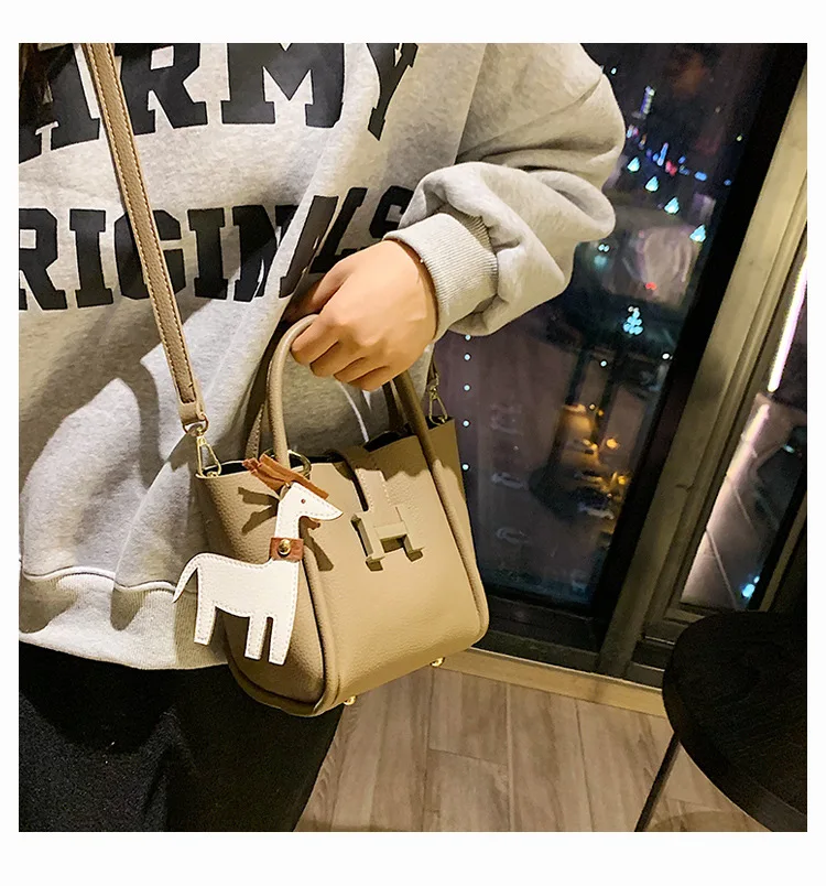 

2025 Новая женская сумка-ведро премиум-класса и корзина для овощей — однотонная сумка-мессенджер большой вместимости для отдыха/компьютера