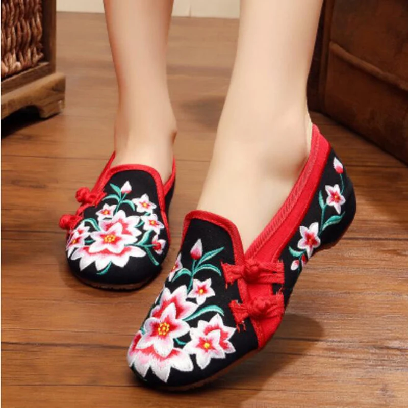 fashion National style embroidered sequined flowers embroidered slippers canvas shoes exotic wind Female cool slippers