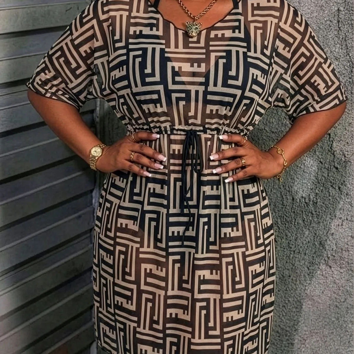 

2026 Новое бикини с лямкой на шее и короткими рукавами, комплект из 3 предметов, купальник с низкой талией, пляжный отдых, купальный костюм