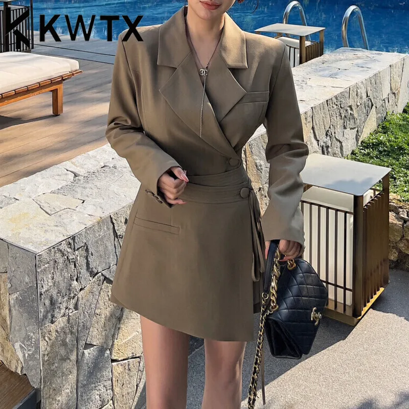 سترة نسائية جديدة KWTX 2025 بلون سادة وحزام غير رسمي فضفاض مناسب أنيق فاخر مصمم ملابس خارجية عصرية للربيع والصيف #2