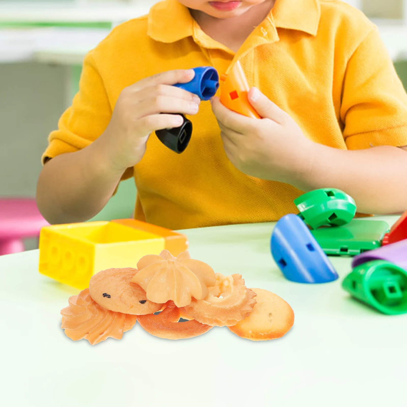 

6Pcs Simulation Cookie Biscuit Decor Creative Realistic Home Office Kids Cognition Gift Not Easy to Fade Deform Break