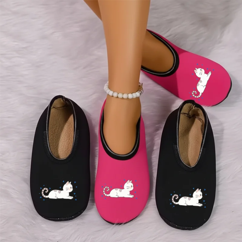 

Четырехсезонные носимые пары с мультяшным птичьим принтом и тонкой бархатной подкладкой, дышащие, высокоэластичные, противоскользящие тапочки для пола.