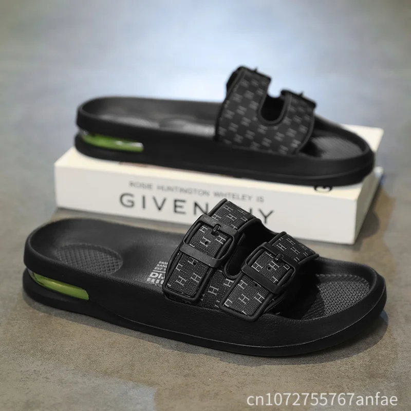 

A Pair of Simple and Wear-Resistant Summer Slippers Fashionable Comfortable Beach Shoes Outdoor Slippers with Air Cushion