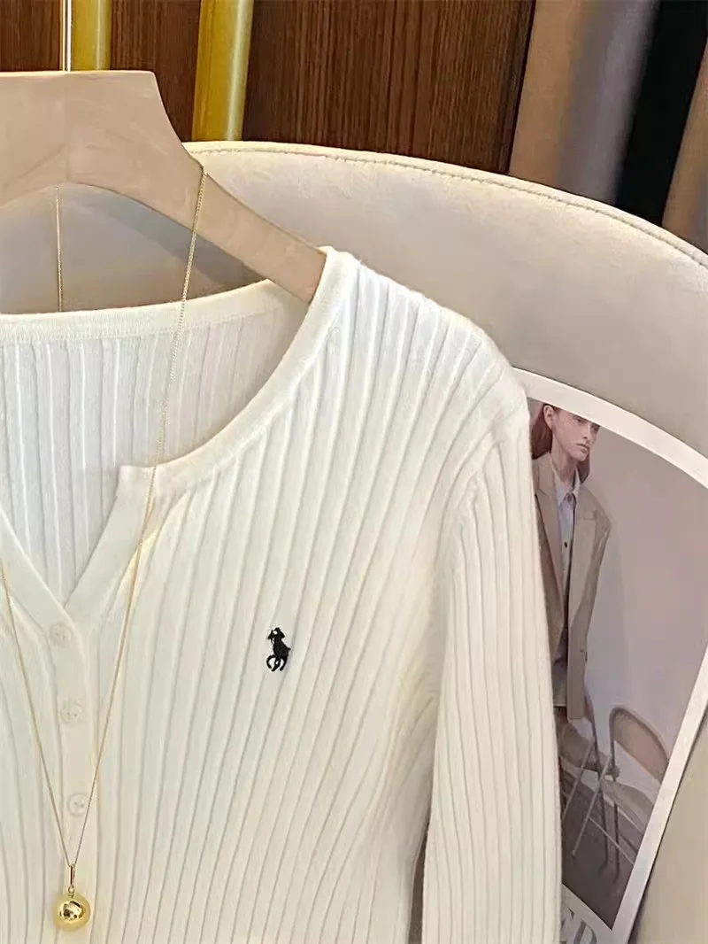 بلوزات نسائية محبوكة على الموضة جديدة لعام 2025 Y2K سترات مطرزة بأكمام طويلة سترات عصرية ملابس خروج للسيدات #4