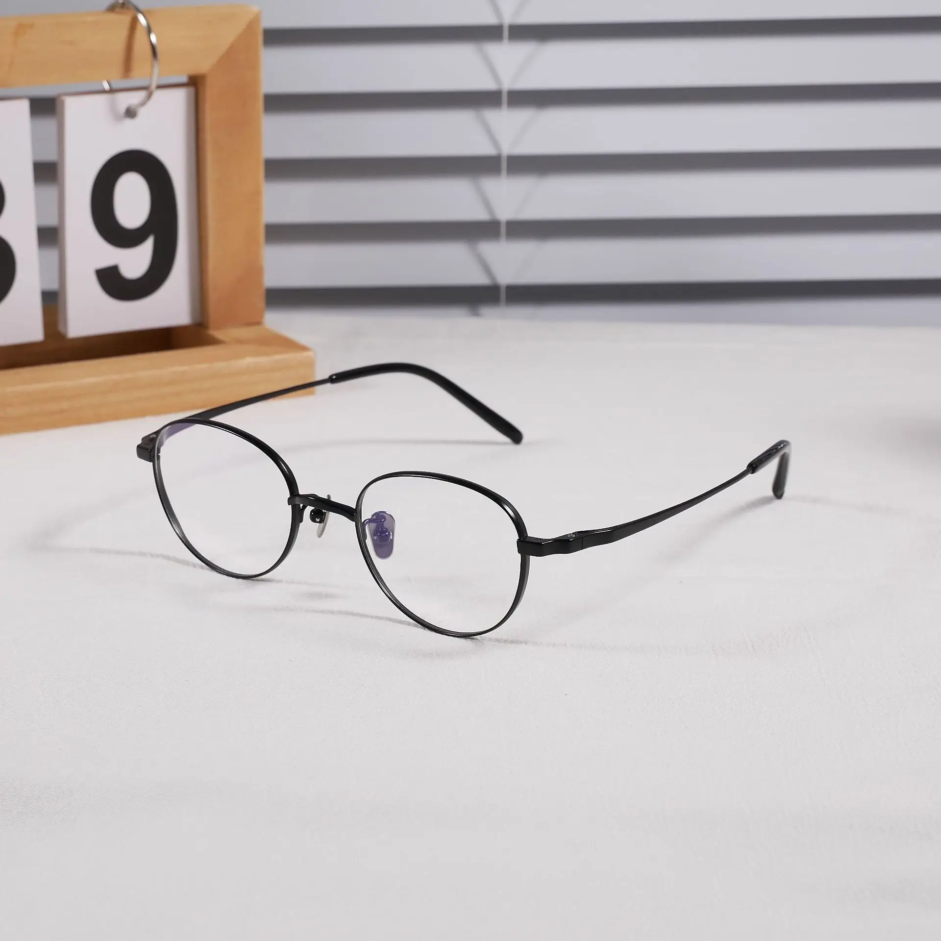 Retro round glasses 9029A ultra light pure titanium eyeglass frame for men and women, can be paired with prescription glasses