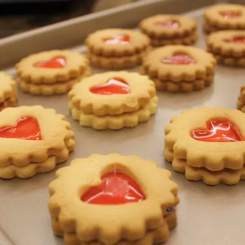 Runde Ausstechformen mit Hohlherz-Design für Valentinstag, Herzförmige Sandwich-Keksformen, Backformen für Fondant-Stempelarbeiten – Detail 6