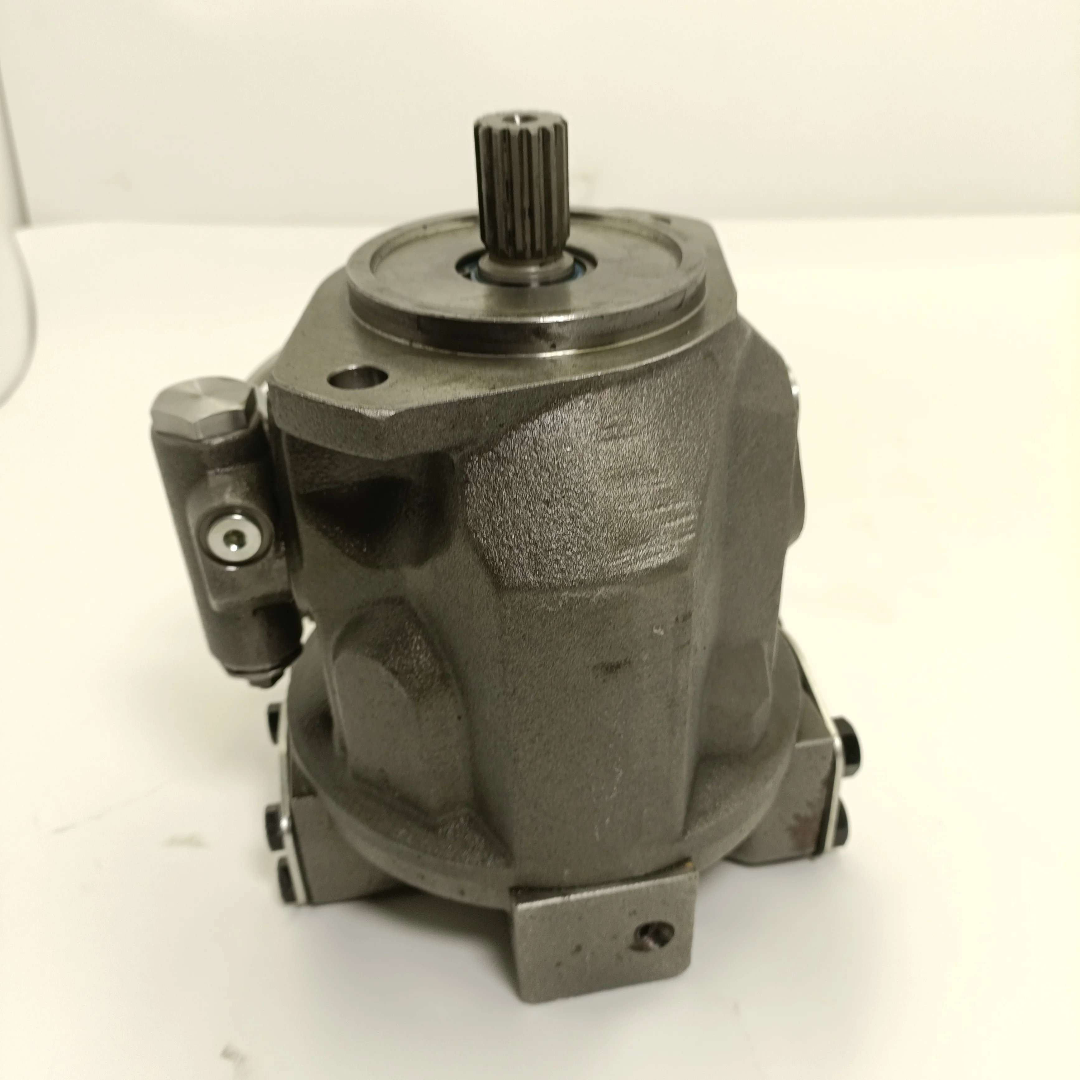 A10VO Series Axial Piston Pump A10V71 A10VO71 A10VSO71 A10VO100DFR1/31R-VSC62K07-SO143