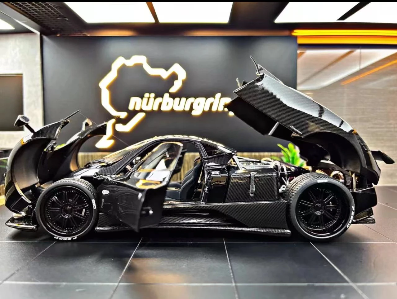 Almost Real AR 1/18 Zonda F 2005 Pagani Black Carbon Fiber # Openable High End Collectible Ornament Miniature