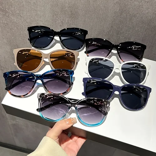 Imagen 2 del producto Gafas de sol personalizadas con forma de ojo de gato para mujer, gafas de sol Retro con mariposa, gafas de sol con protección solar para exteriores con montura grande a la moda para mujer