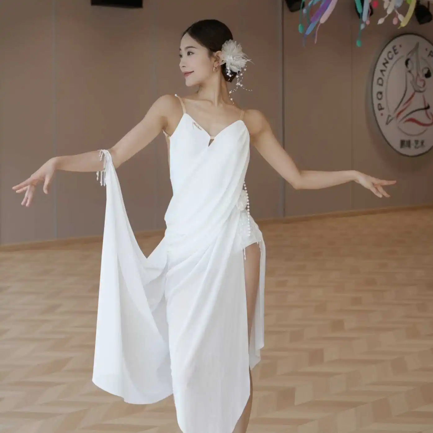 

Sexy Latin Dance Competition Dress Women White Dress Pearl Slit Mesh Rumba Tango Dance Costumes Adult Practice Dress