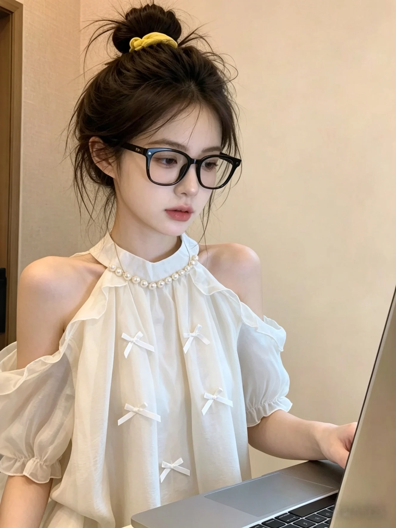 

Sweet Wind Knot Shoulder Bared Chiffon Shirt Women's Summer Pearl Decorated Anti Aging Fashionable Versatile Top