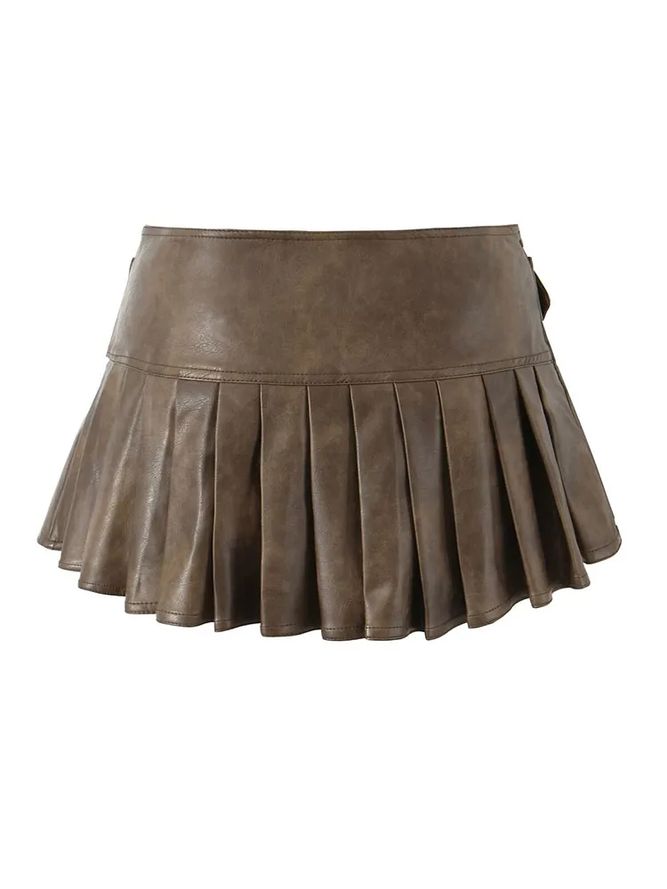 2024 American retro sweet and sexy coffee color belt buckle A-line pleated skirt low waist PU leather anti-exposure short skirt