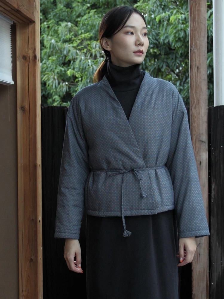 

Теплая хлопковая куртка с тонким внутренним слоем, хлопковая одежда с V-образным вырезом, длинный рукав, для повседневной носки, однотонная, оригинальный стиль, на завязках.