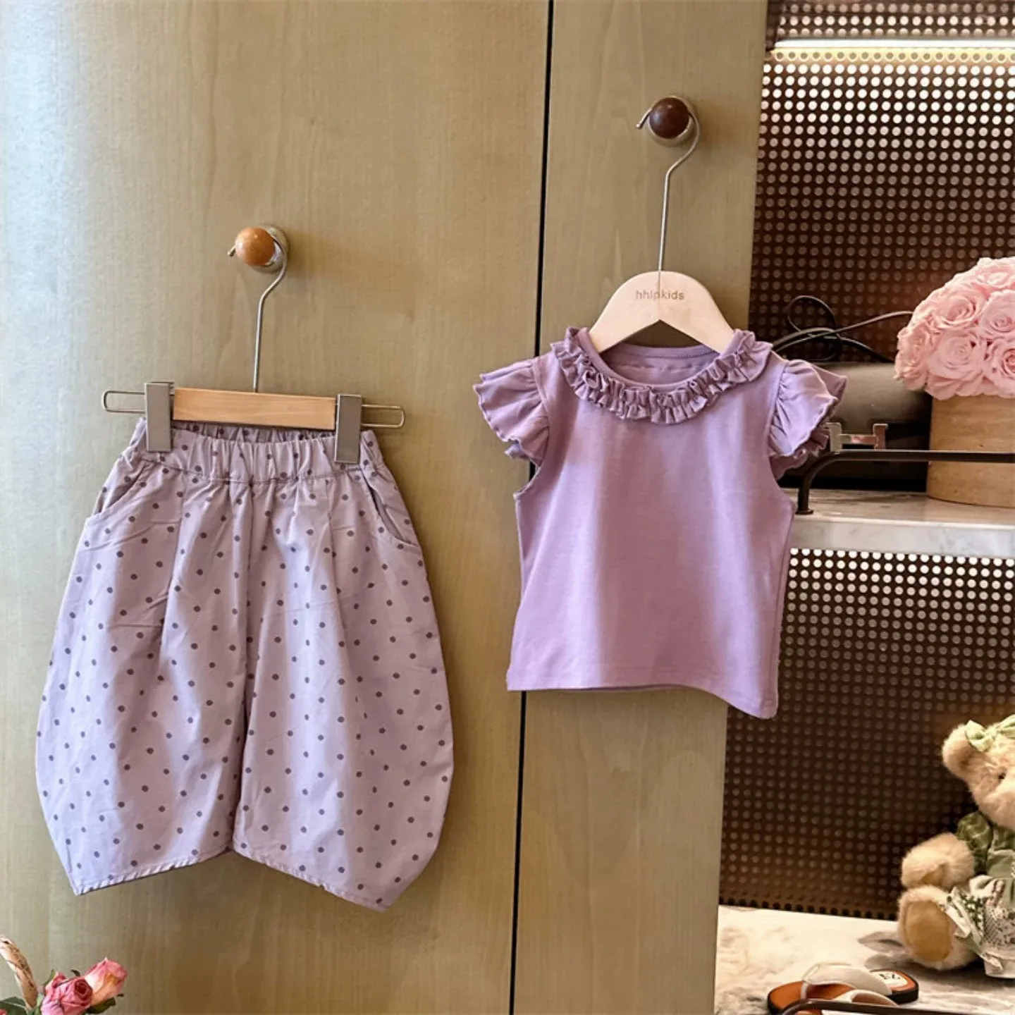 Korean Girls Sweet Ruffled Neck Flutter Sleeve Top 2026 Summer New Stylish Polka Dot Curved Pants Two Piece Set
