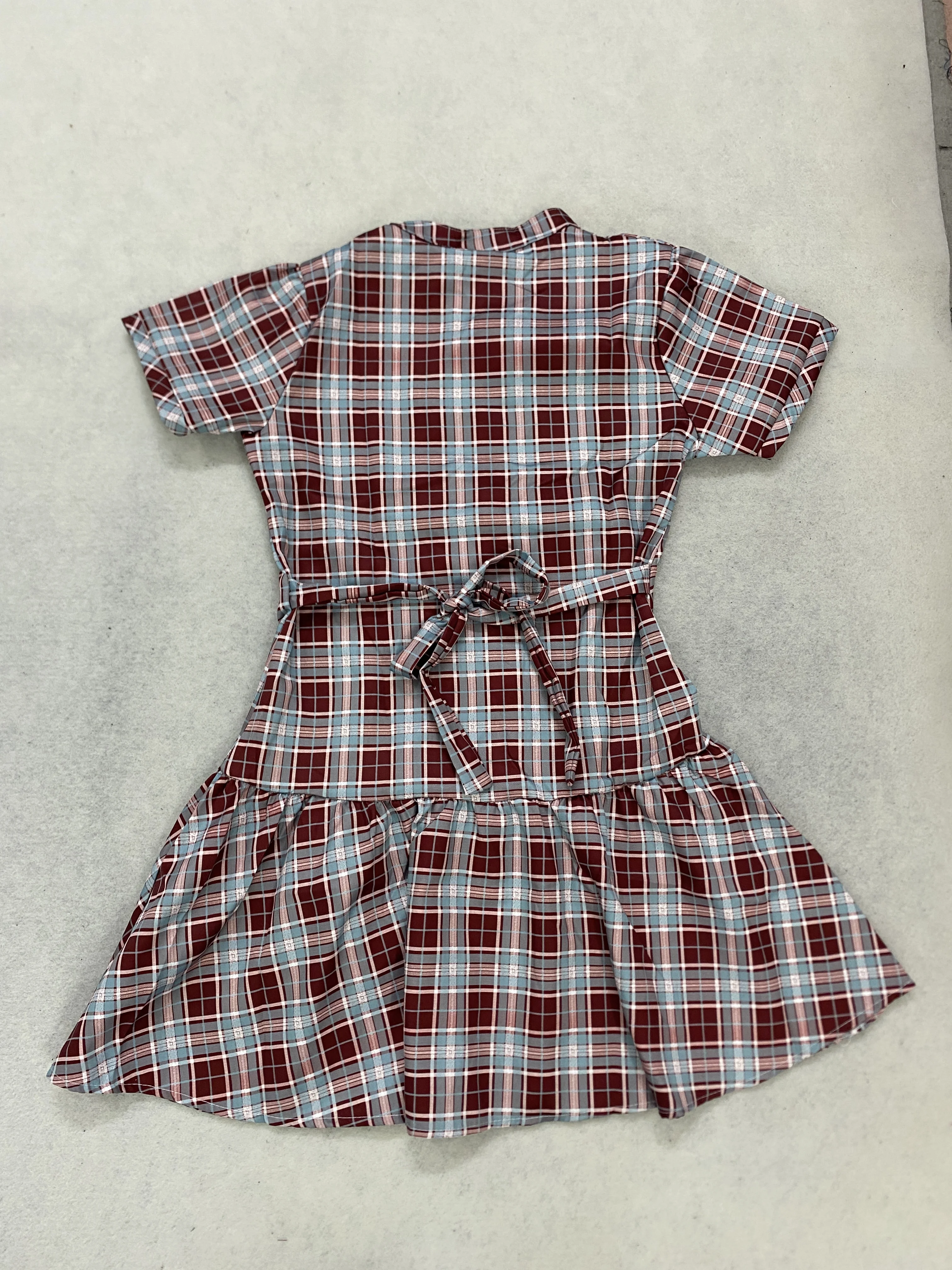 Damen Vintage Kariertes A-Linien-Minikleid Kurzarm Stehkragen Knopfleiste Plissiert Lässig Elegant Modisch – Detail 9