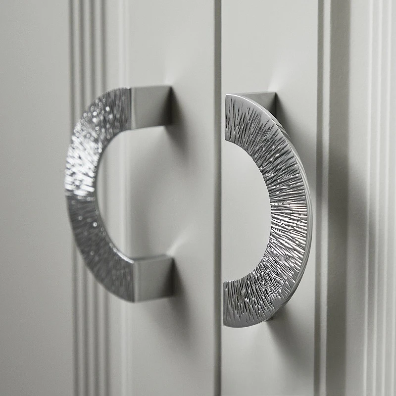 

Brass Straight Line Hammer Pattern Silver Handle Light Luxury Drawer Cabinet Door Wardrobe Handle Chrome Plated Antique Handle