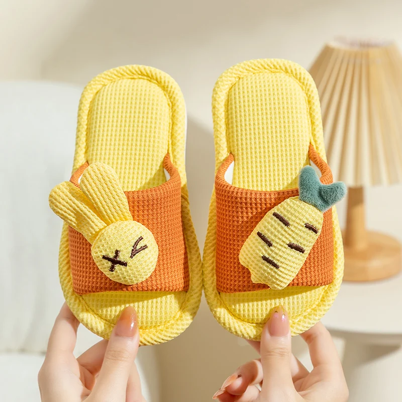 Children's linen slippers Candy slippers cute cartoon girl slippers Soft soles non-slip boy slippers Spring and autumn slippers