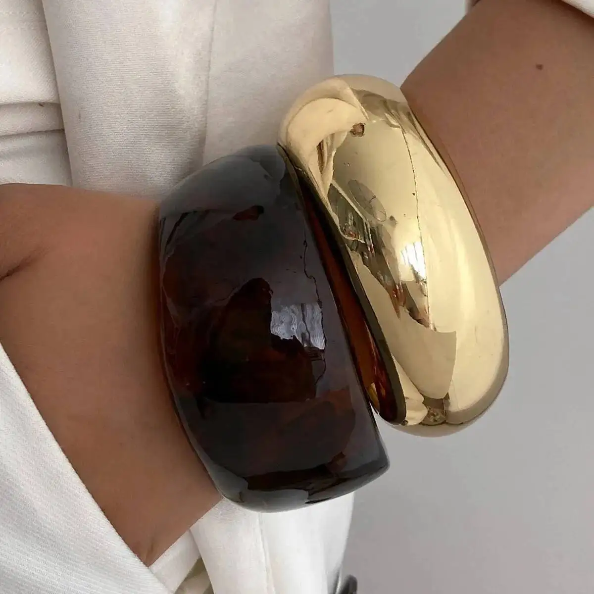 

SHIXIN Vintage Metal Resin Stackable Wide Bracelets for Women Bohemian Brown Acrylic Bracelet Bangle Party Jewelry Accessories