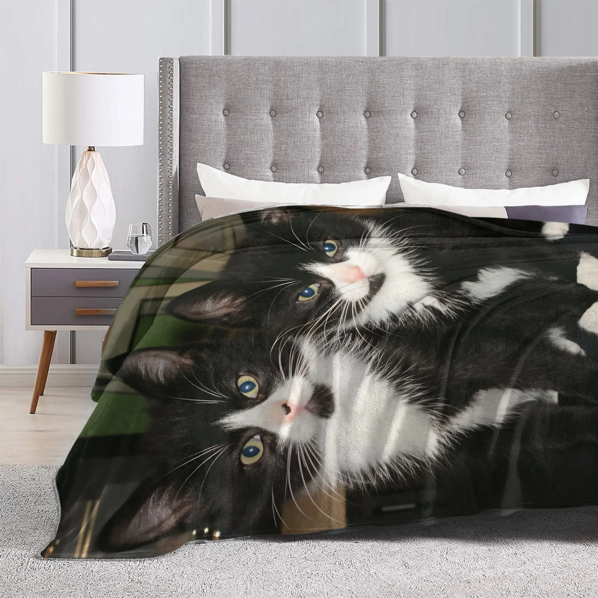 Warm BlanketGirls Boys Airplane Travel Black & White Tuxedo Cat Throw Blanket  Flannel Bedspread For Home Decor Sofa Bed Cover