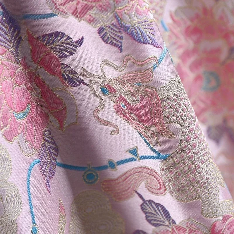 

Легкая двухсторонняя жаккардовая ткань из атласа с цветочным плетением для креативной одежды в стиле ретро и роскошной одежды.