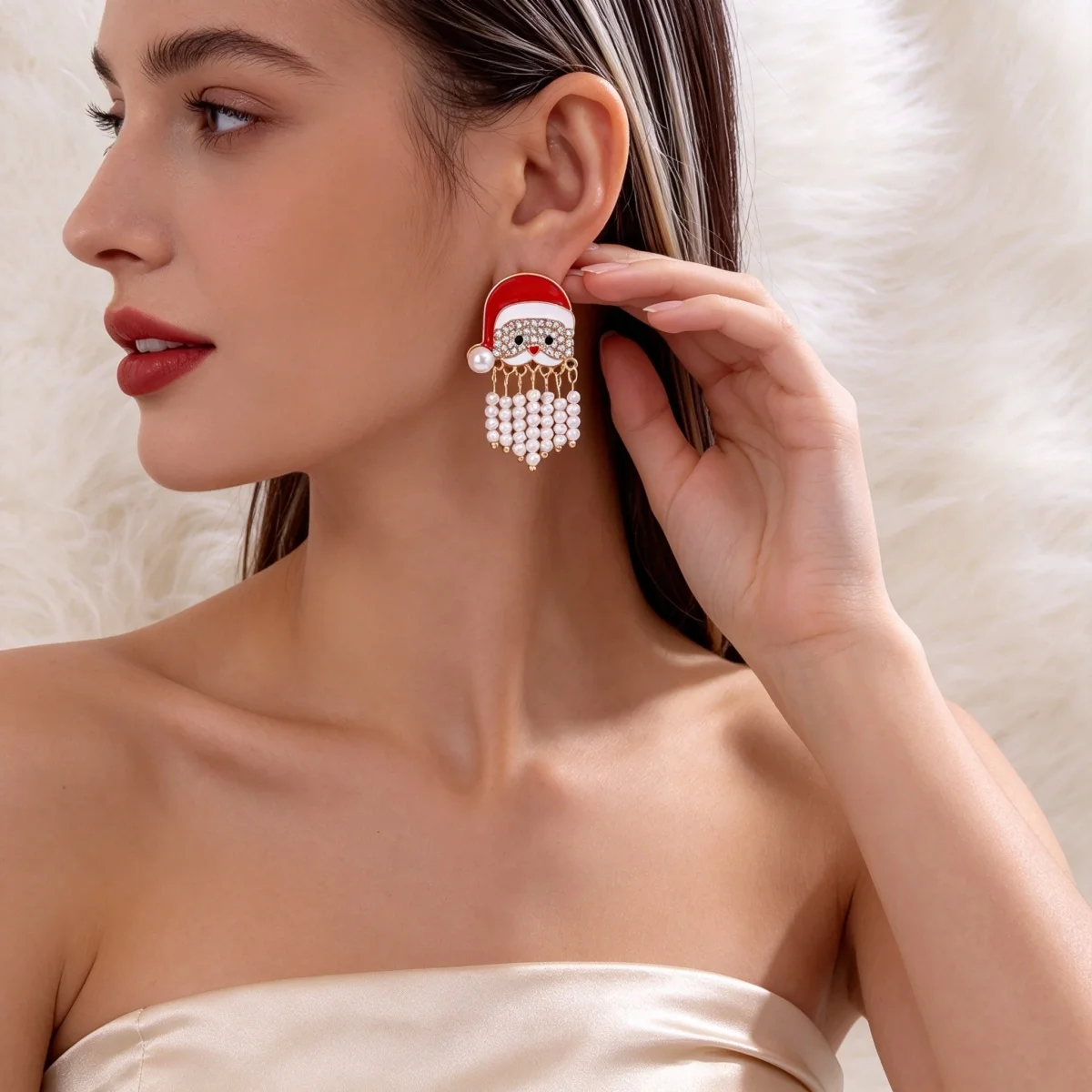 Kreative, niedliche Weihnachtsmann-Ohrstecker mit simuliertem Perlenquastenbart für Frauen, Strass-Weihnachtsmann-Ohrringe, Weihnachtsparty-Schmuck – Detail 11