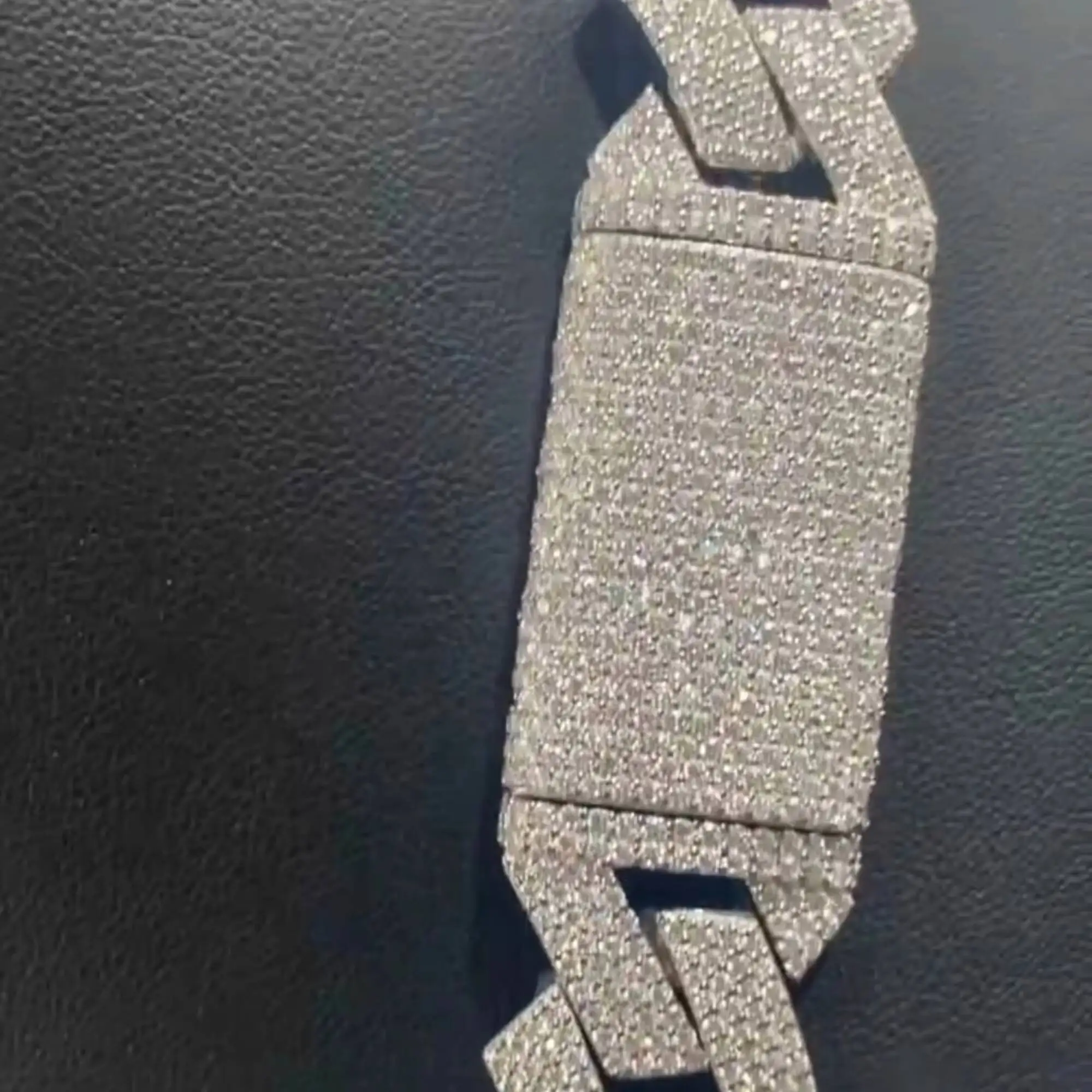 Luxury High Quality Customized Iced Jewelz Men's 22mm Cuban Link Moissanite Chain 925 Sterling Silver Gold Plated Hip Hop Style