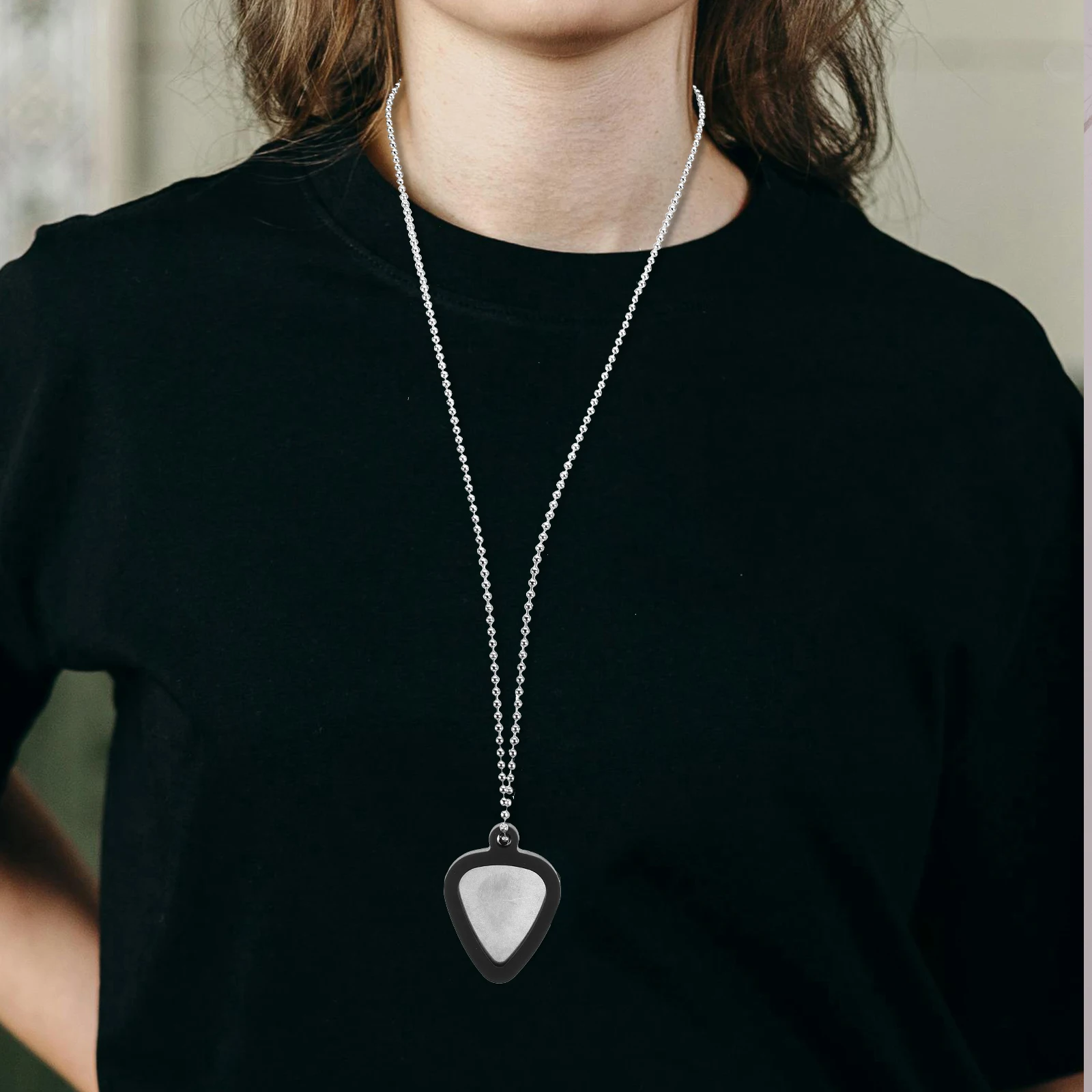 

1 Set Guitar Pick Necklace Stainless Steel Heart Shaped Storage Pendant Adjustable Chain Music Lover Jewelry For Ukulele Bass
