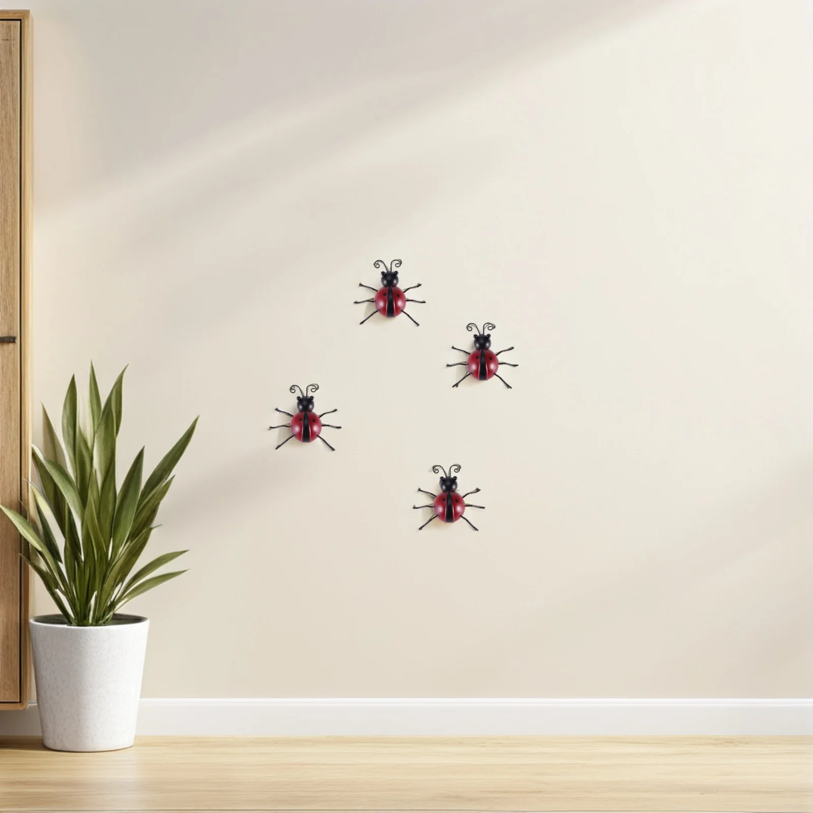 

4 Pcs Wrought Iron Wall Hanging Ornament Home Decor Metal Garden Ladybug Sculpture Tinplate Art