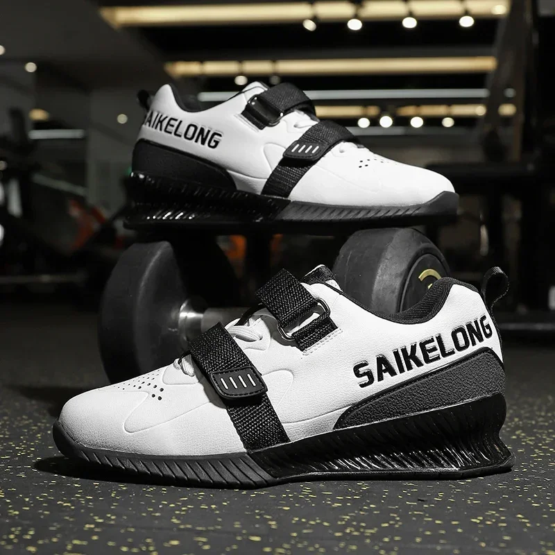 Nuovi uomini di arrivo Stivali per sollevamento pesi Antiscivolo Scarpe squat disegnate dure Comode scarpe da ginnastica per fitness indoor Scarpe da allenamento per la forza