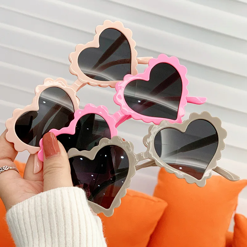 Children Heart Shaped Sunglasses Kids Fashion UV 400 Eye Protection Sun Glasses Boys Girls Outdoor Beach Cute Cartoon Eyewear