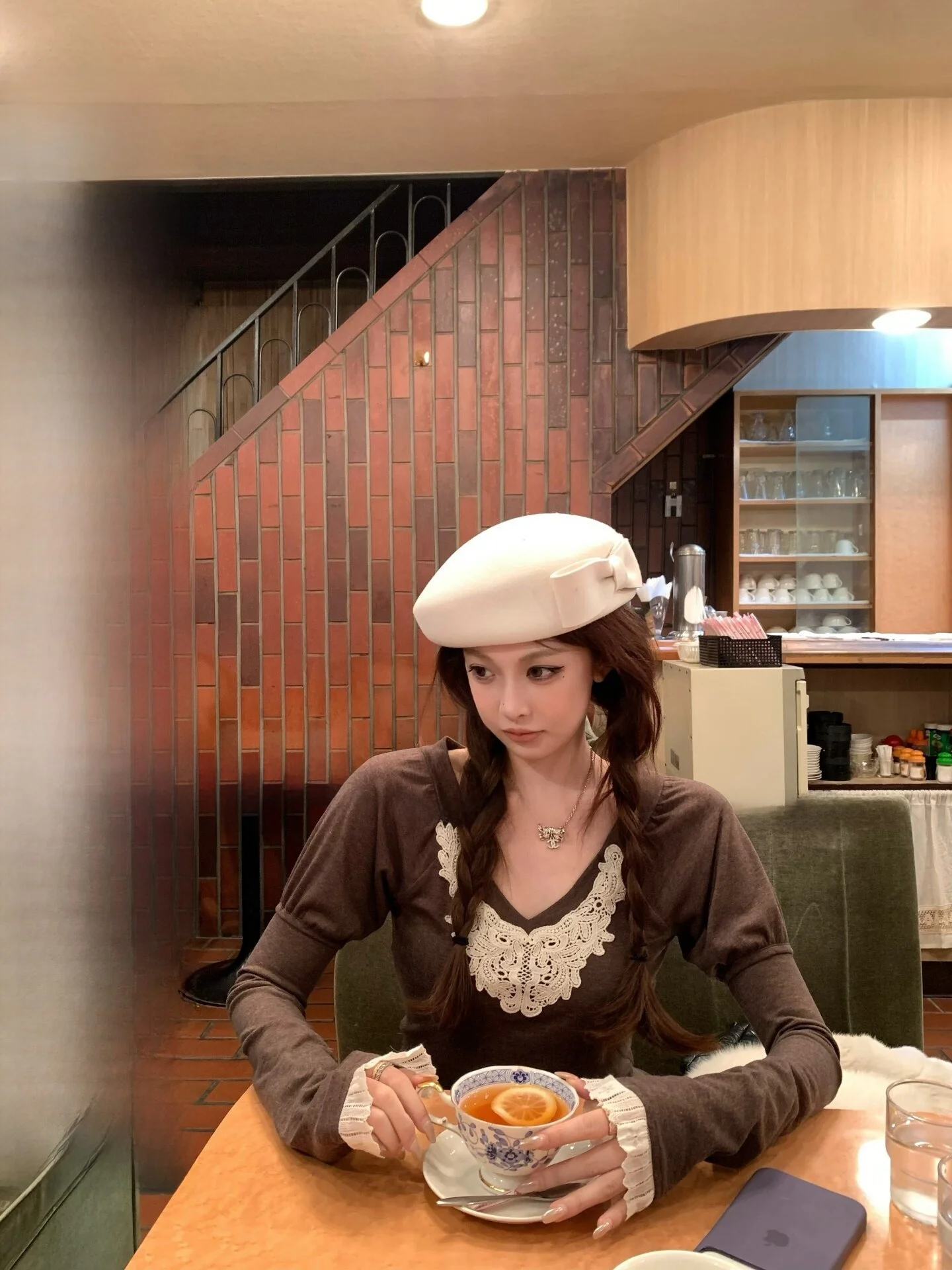 

ato Hero Coffee Lace Splice Bubble Sve Base irt Women V-ne Waist Cinch Long Sve T-irt Polyester Rayon Spandex