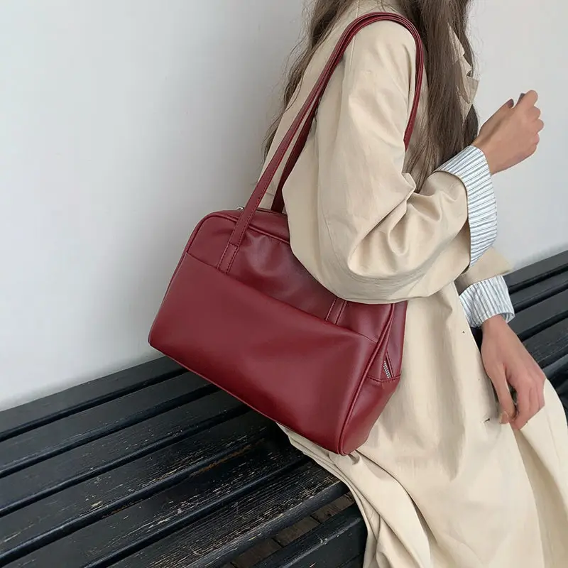 

Fashion trends Large capacity Korean style retro armpit bag 2026 designer luxury new PU leather multi-functional female handbag
